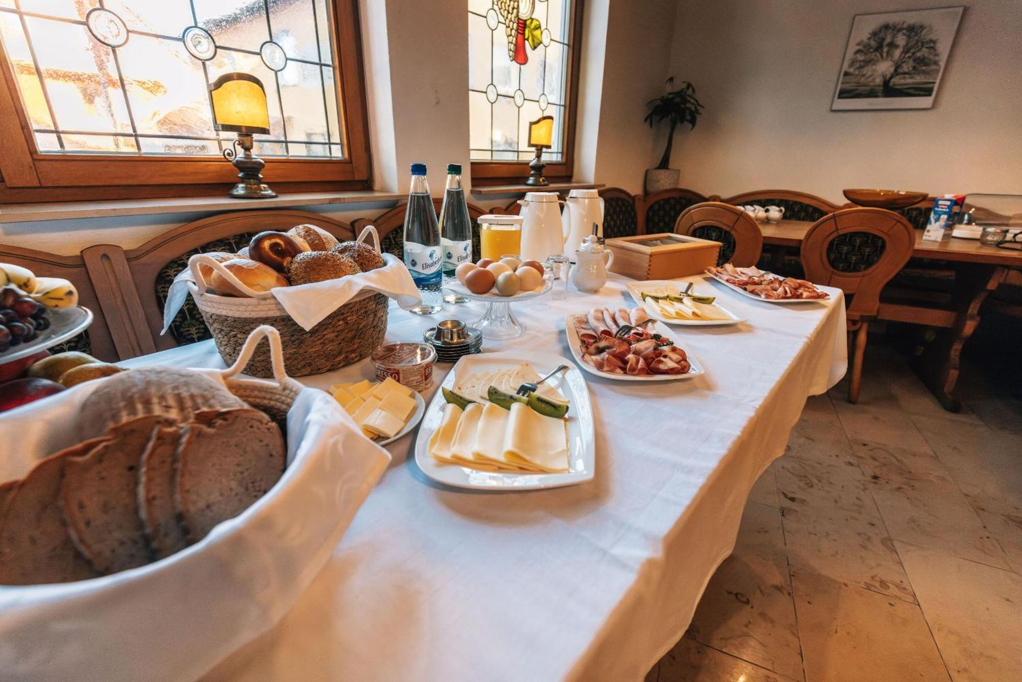 Krone Das Hotel Tauberrettersheim Extérieur photo