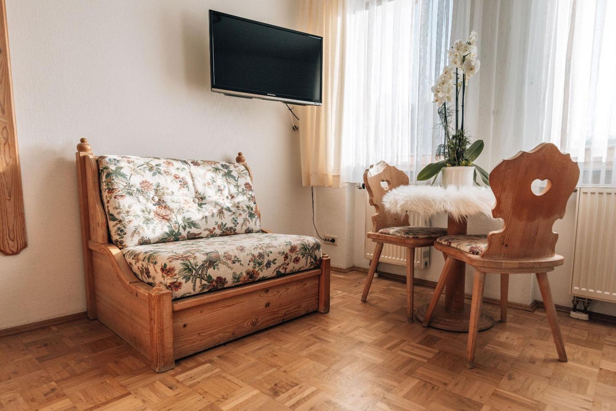 Krone Das Hotel Tauberrettersheim Extérieur photo