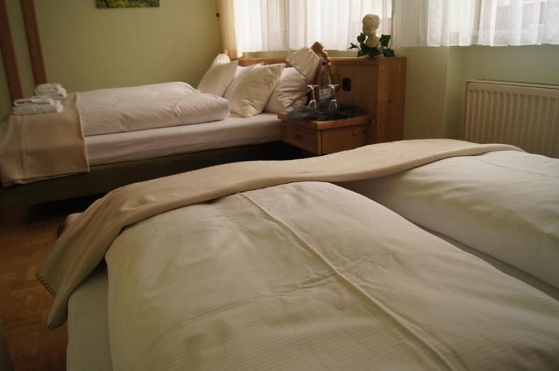 Krone Das Hotel Tauberrettersheim Extérieur photo